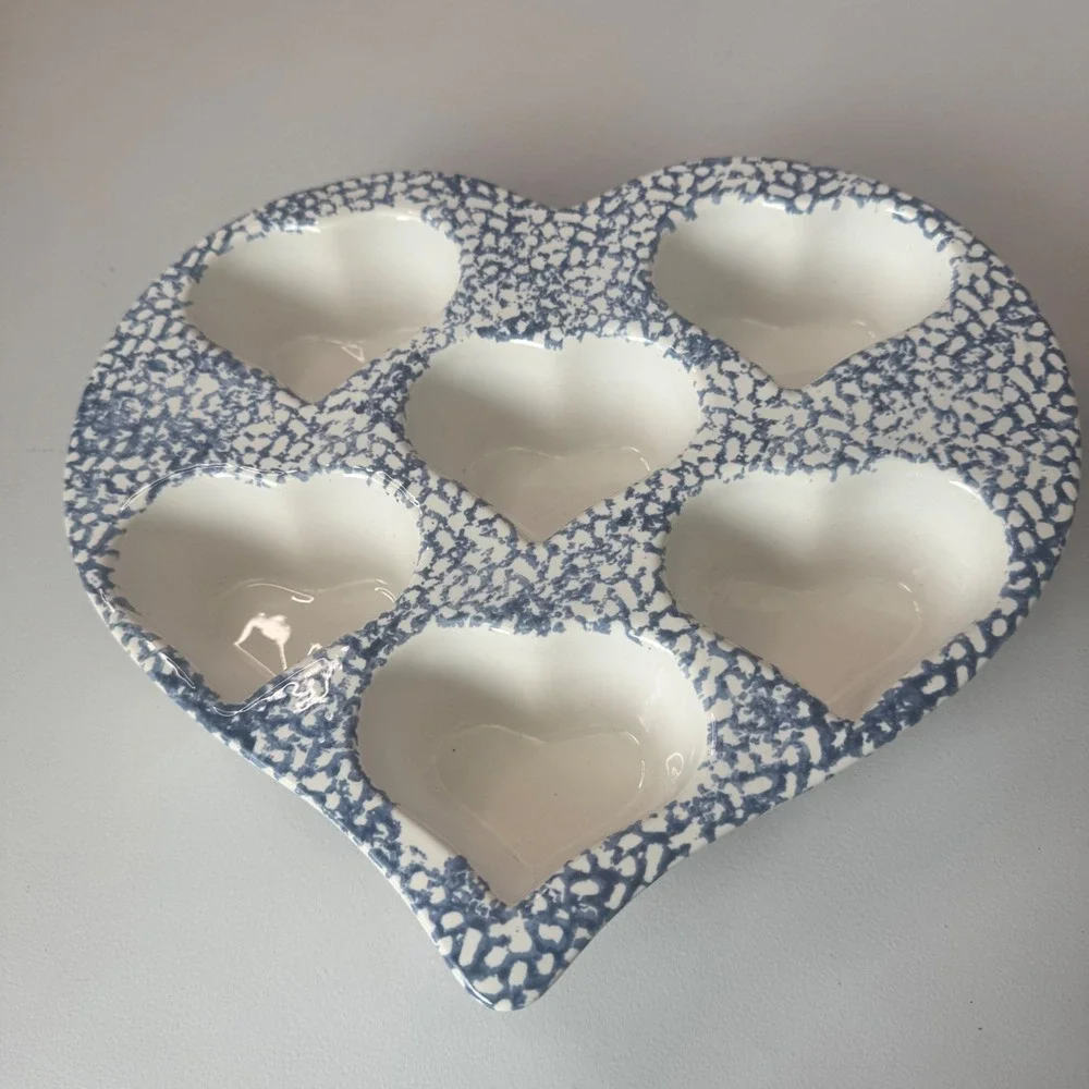 Vintage Heart Shaped Muffin Pan Blue White Spatterware Ceramic 6 Cup Large